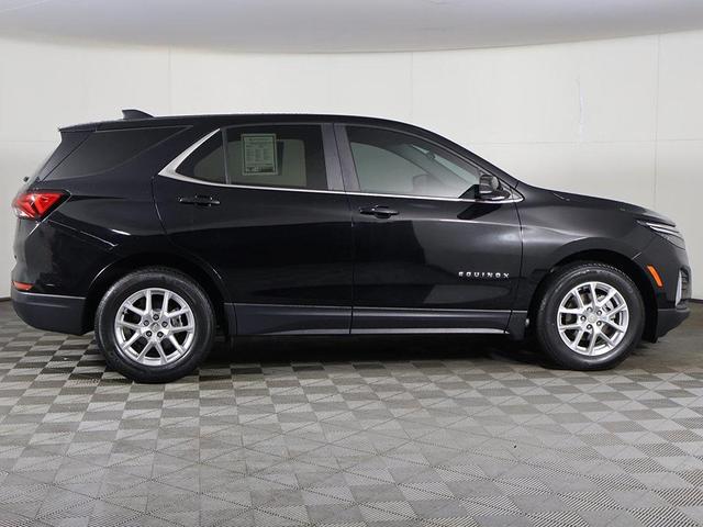 Photo of 2022 Mosaic Black Metallic Chevrolet Equinox