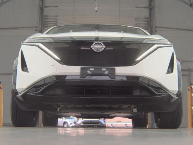 Photo of 2023 Everest White Pearl Tricoat Nissan ARIYA