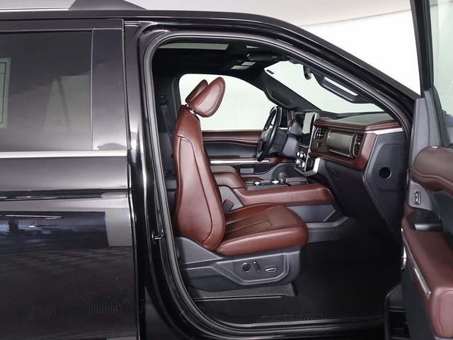 Photo of 2024 Black Metallic Ford Expedition Max