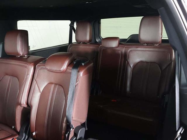 Photo of 2024 Black Metallic Ford Expedition Max