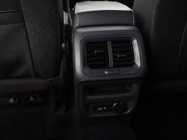 Photo of 2021 Deep Black Volkswagen Tiguan