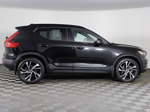 Photo of 2020 Onyx Black Metallic Volvo XC40