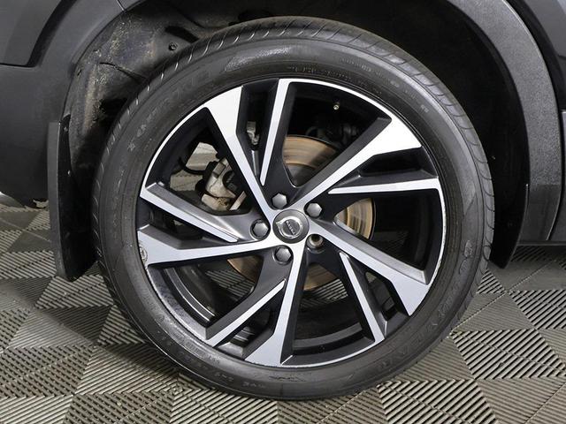 Photo of 2020 Onyx Black Metallic Volvo XC40