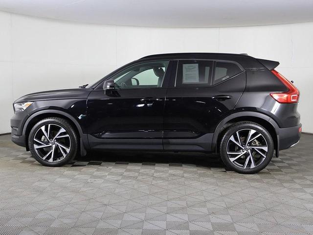 Photo of 2020 Onyx Black Metallic Volvo XC40