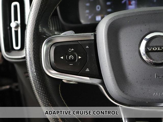 Photo of 2020 Onyx Black Metallic Volvo XC40