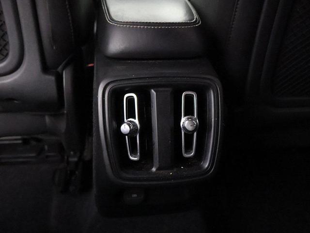 Photo of 2020 Onyx Black Metallic Volvo XC40