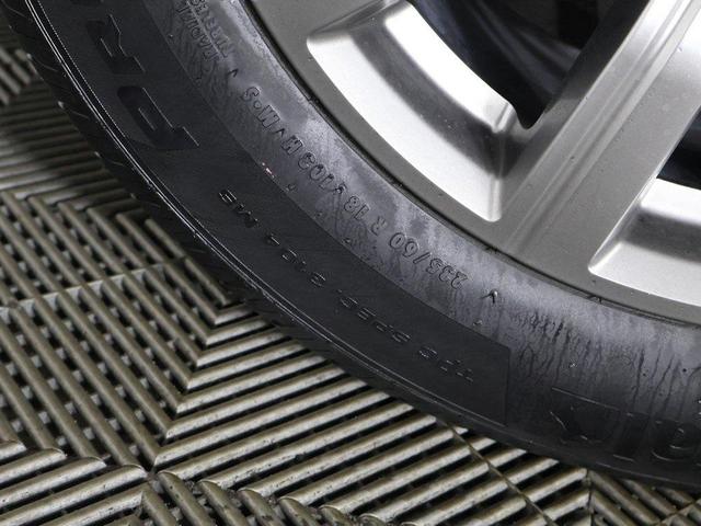 Photo of 2022 Stellar Black Metallic Cadillac XT4