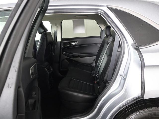 Photo of 2022 Iconic Silver Metallic Ford Edge