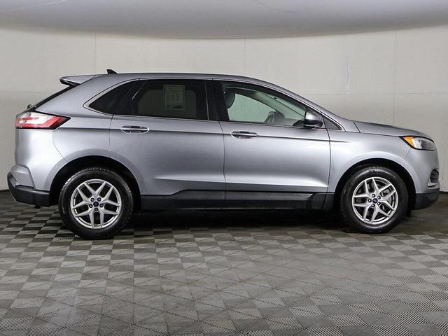 Photo of 2022 Iconic Silver Metallic Ford Edge