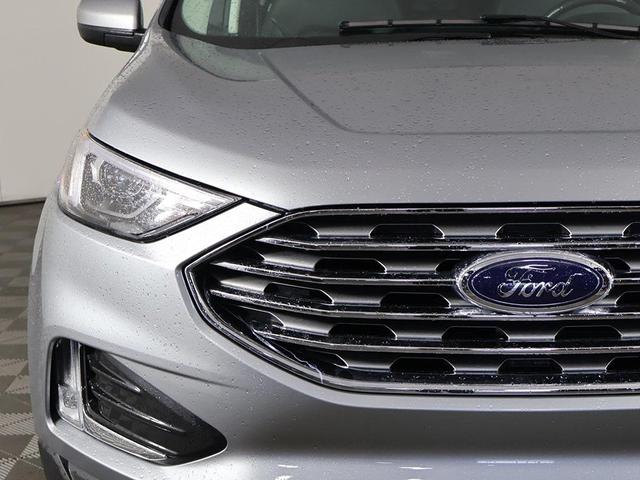 Photo of 2022 Iconic Silver Metallic Ford Edge