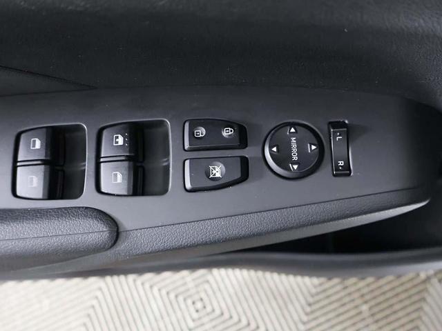 Photo of 2021 Frost White Pearl Hyundai Accent