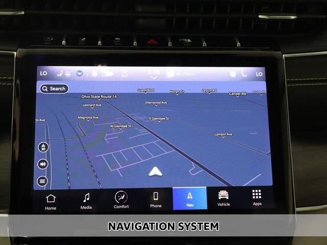 Photo of 2022 Silver Zynith Jeep Grand Cherokee L