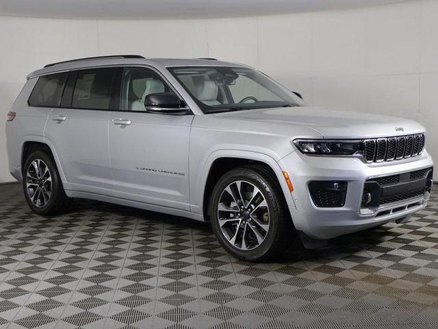 Photo of 2022 Silver Zynith Jeep Grand Cherokee L