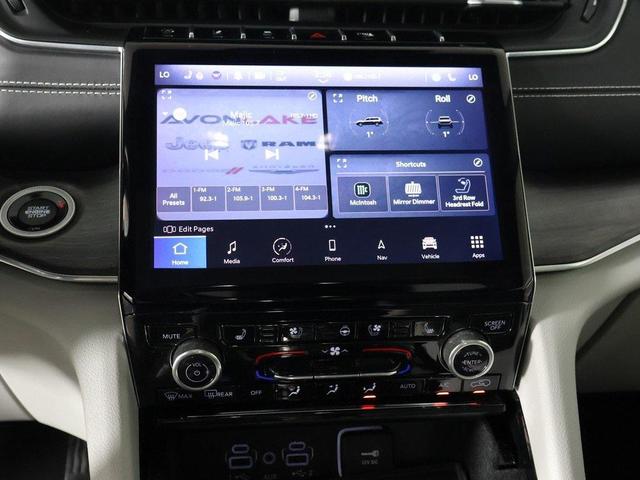 Photo of 2022 Silver Zynith Jeep Grand Cherokee L