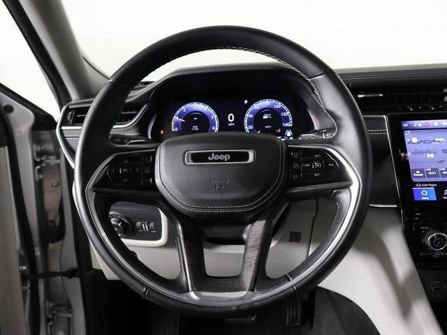 Photo of 2022 Silver Zynith Jeep Grand Cherokee L
