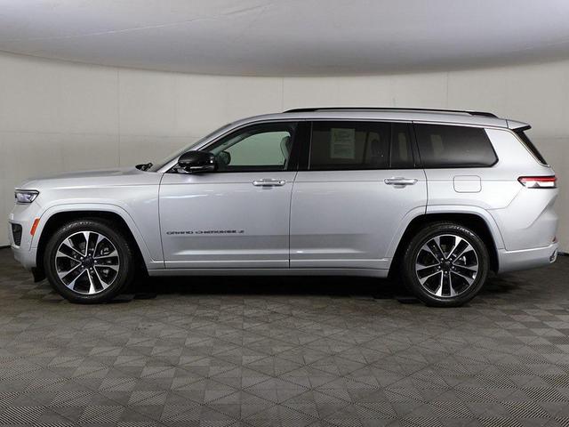 Photo of 2022 Silver Zynith Jeep Grand Cherokee L