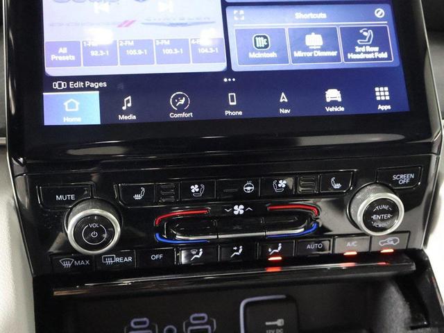 Photo of 2022 Silver Zynith Jeep Grand Cherokee L