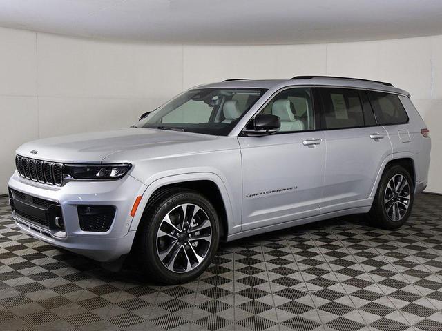 Photo of 2022 Silver Zynith Jeep Grand Cherokee L