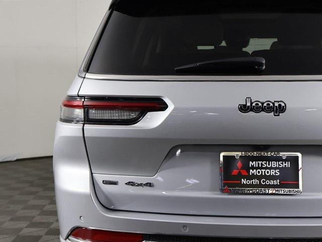 Photo of 2022 Silver Zynith Jeep Grand Cherokee L
