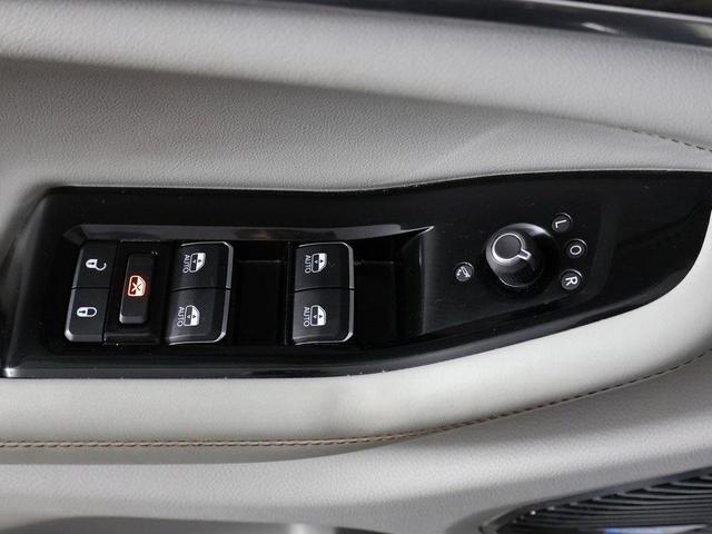 Photo of 2022 Silver Zynith Jeep Grand Cherokee L