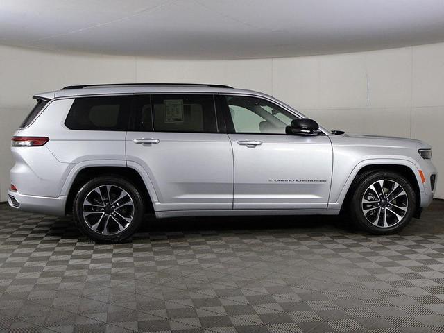 Photo of 2022 Silver Zynith Jeep Grand Cherokee L