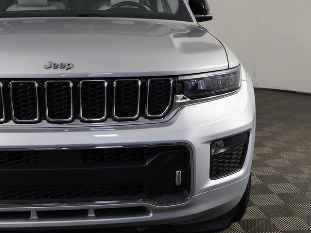Photo of 2022 Silver Zynith Jeep Grand Cherokee L