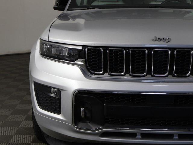 Photo of 2022 Silver Zynith Jeep Grand Cherokee L