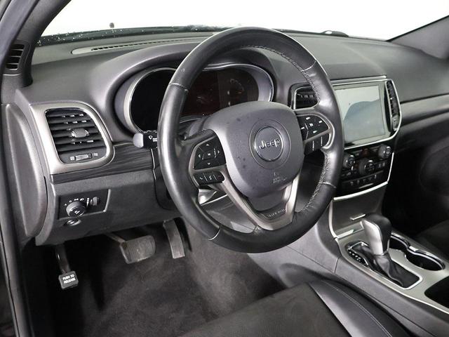 Photo of 2019 Diamond Black Crystal Pearlcoat Jeep Grand Cherokee