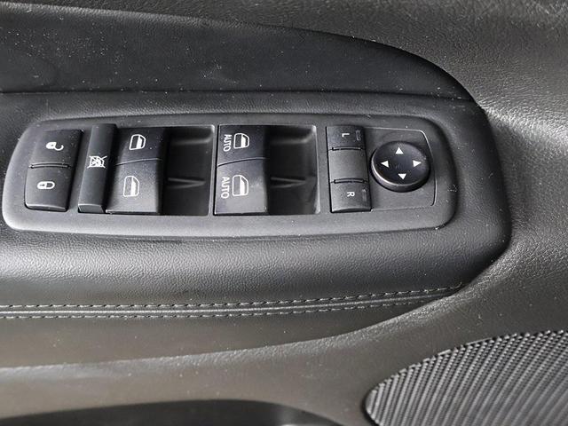 Photo of 2019 Diamond Black Crystal Pearlcoat Jeep Grand Cherokee
