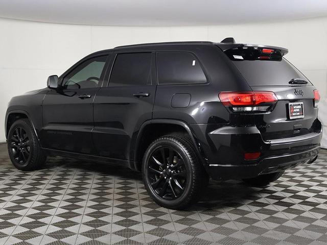 Photo of 2019 Diamond Black Crystal Pearlcoat Jeep Grand Cherokee