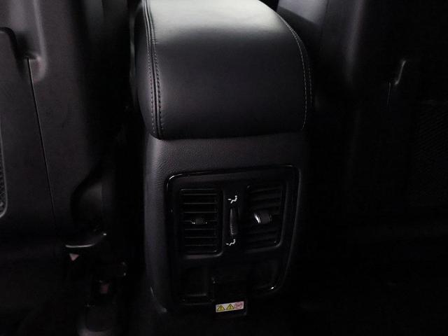 Photo of 2019 Diamond Black Crystal Pearlcoat Jeep Grand Cherokee