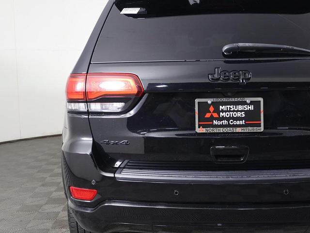 Photo of 2019 Diamond Black Crystal Pearlcoat Jeep Grand Cherokee