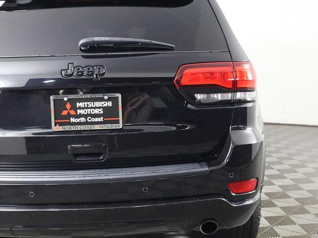 Photo of 2019 Diamond Black Crystal Pearlcoat Jeep Grand Cherokee