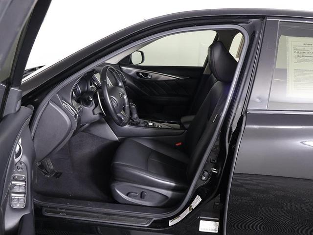 Photo of 2016 Black INFINITI Q50