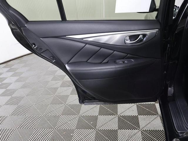 Photo of 2016 Black INFINITI Q50