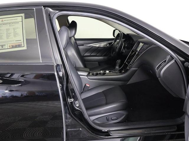Photo of 2016 Black INFINITI Q50