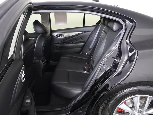 Photo of 2016 Black INFINITI Q50