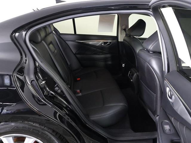 Photo of 2016 Black INFINITI Q50