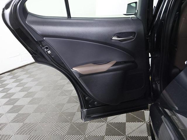 Photo of 2023 Cloudburst Gray Lexus UX 250h