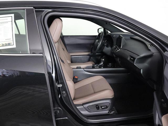 Photo of 2023 Cloudburst Gray Lexus UX 250h