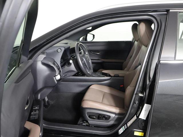 Photo of 2023 Cloudburst Gray Lexus UX 250h