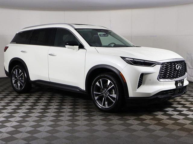 Photo of 2024 Majestic White INFINITI QX60
