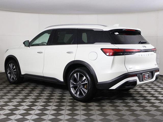 Photo of 2024 Majestic White INFINITI QX60