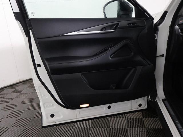 Photo of 2024 Majestic White INFINITI QX60