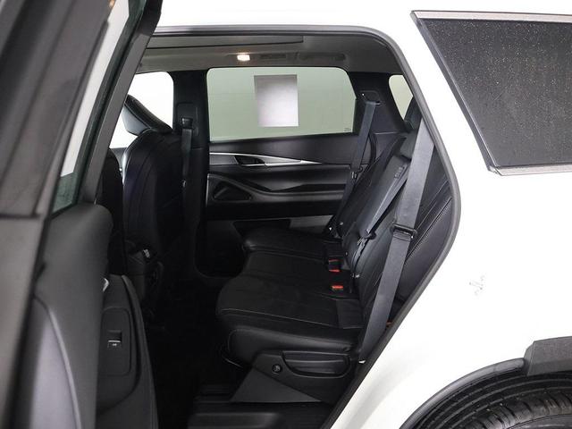 Photo of 2024 Majestic White INFINITI QX60