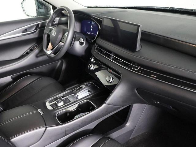 Photo of 2024 Majestic White INFINITI QX60