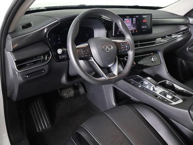 Photo of 2024 Majestic White INFINITI QX60
