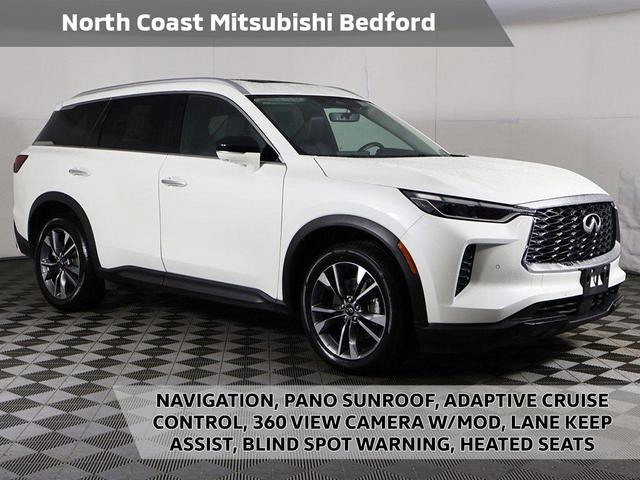 Photo of 2024 Majestic White INFINITI QX60