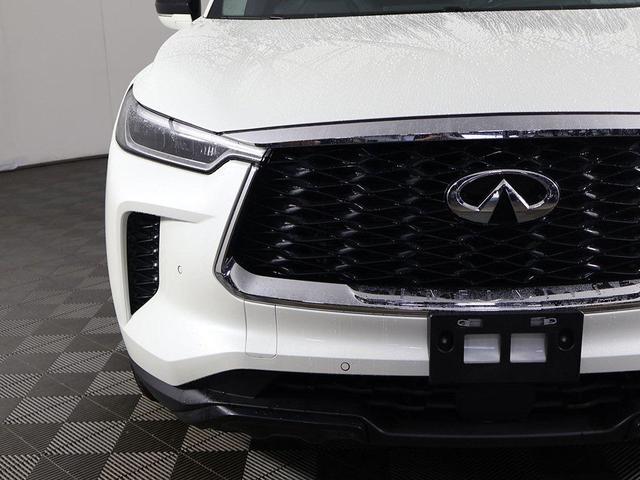 Photo of 2024 Majestic White INFINITI QX60