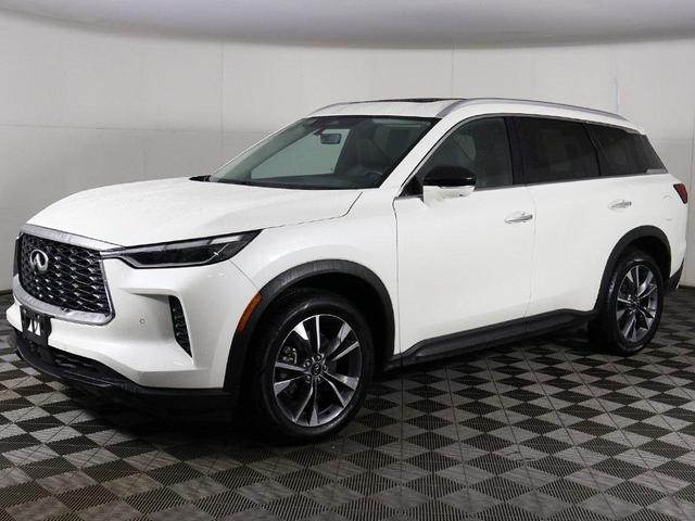 Photo of 2024 Majestic White INFINITI QX60